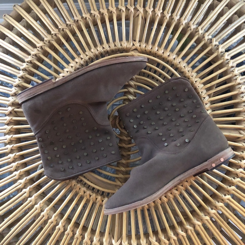 Beek junco slouchy bootie